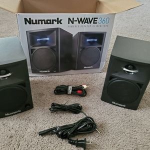 Numark N-Wave 360 speakers